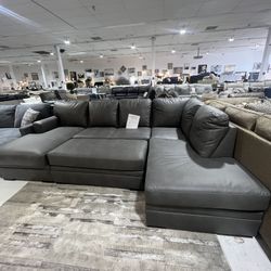 🩶Grey Leather Sectional🩶