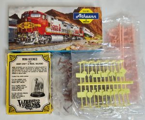 Vintage Toy Train And Set Pieces HO Scale Lot ATHEARN - WOODLAND SCENICS M109