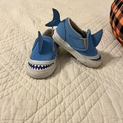 Shark Vans 