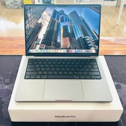 Apple MacBook Pro 14” M3 2023 8GB 500GB Like New in box Fully Functional