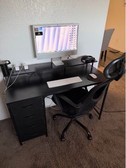 Computer desk