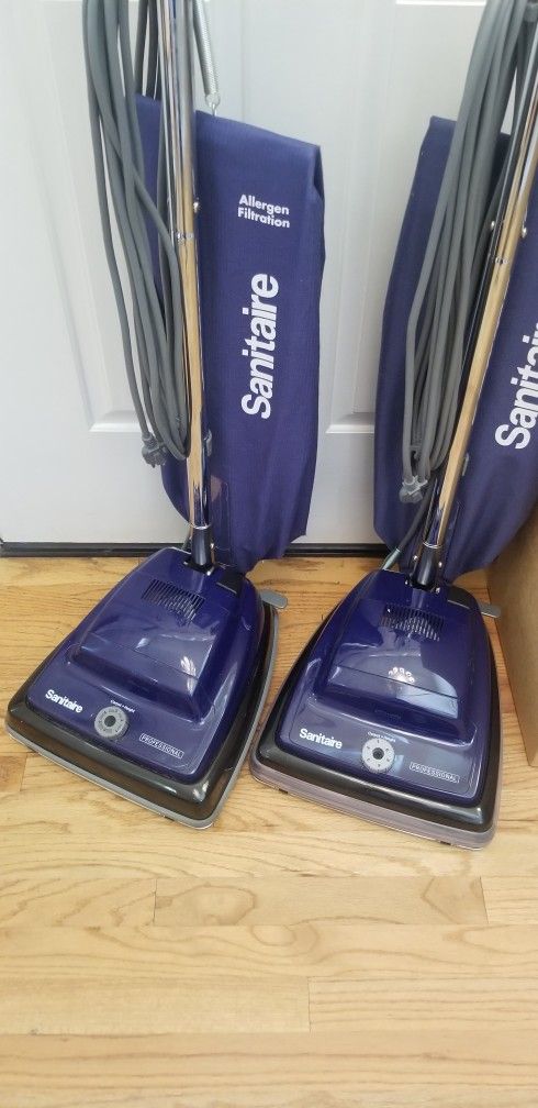 NEW cond COMMERCIAL SANITARE HEAVY DUTY  VACUUM  AMAZING POWER SUCTION  WORKS EXCELLENT  IN THE BOX