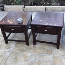 2 Corner Table 10.00