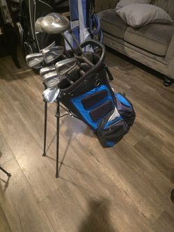 GOLF CLUBS W/STANDBAG (GREAT SET FOR STARTERS)RIGHT HANDED