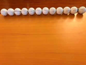 12  Titelist proV1s
