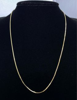 $575 Yellow Gold Box Chain Necklace