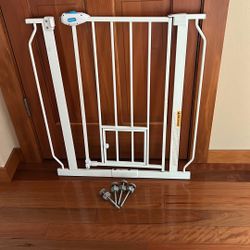 Carlson Walk Through Baby Or Pet Gate