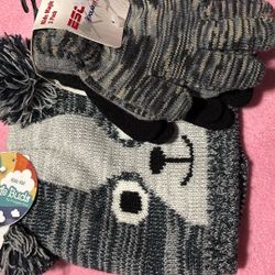 Matching Hats And Gloves 