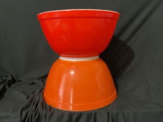 Vintage Pyrex 402 1.5Q Mixing Bowls Red Orange