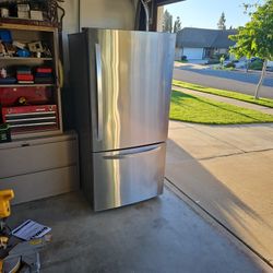 LG 26 Cu. Ft. Bottom Freezer Refrigerator LRDCS2603S