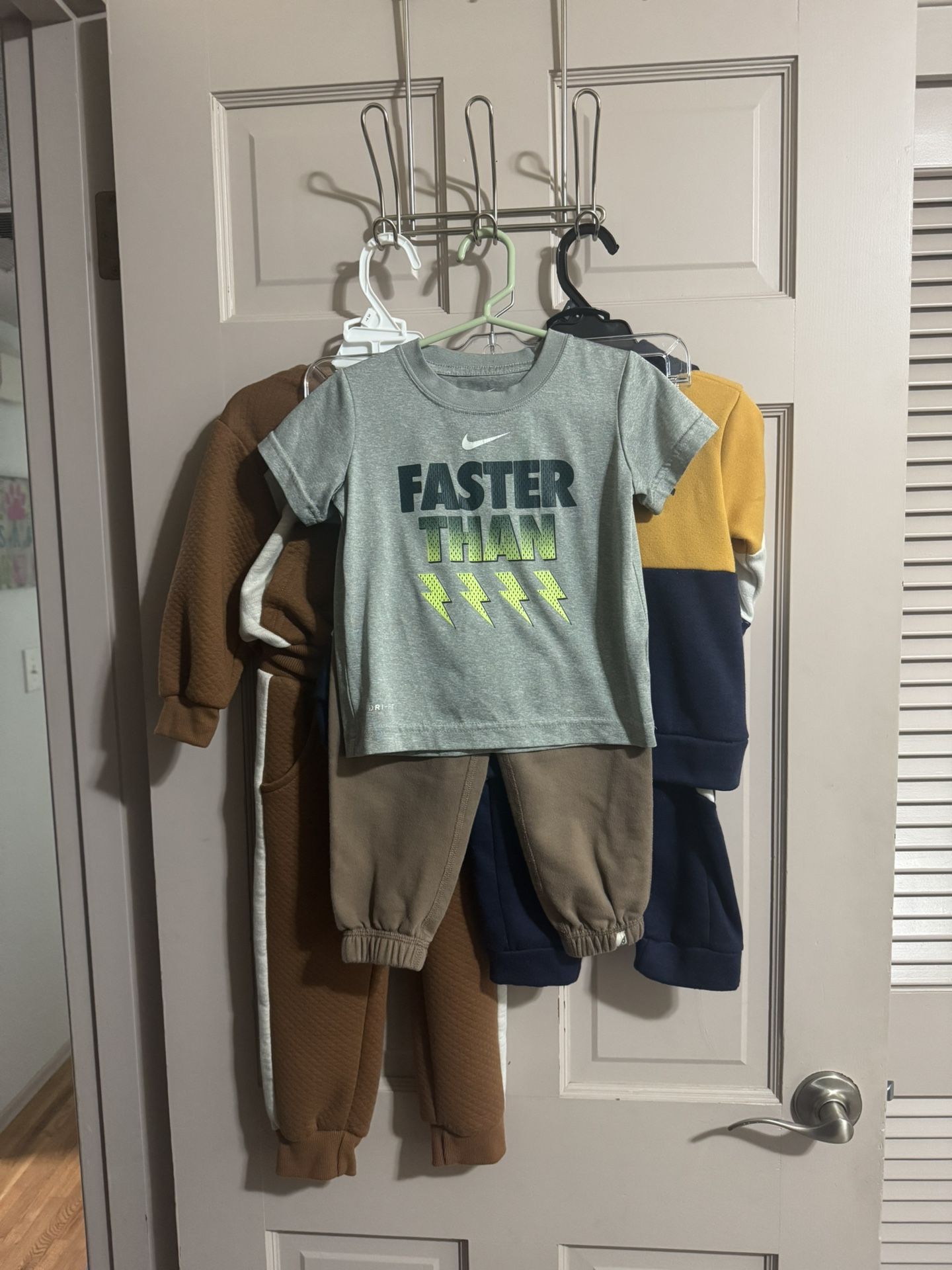 Boys Tony Hawk Kenneth Cole Jogger Sets, Nike Tee And Easy Peasy Joggers Size 3T