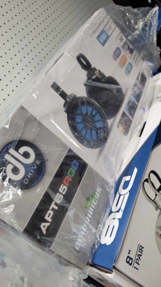 Brand New 6.5 DB Drive Tower Pair