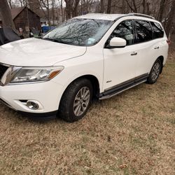 2014 Nissan Pathfinder Hybrid