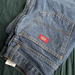 5 Men’s Pants – Levi’s, Dickies  & More 