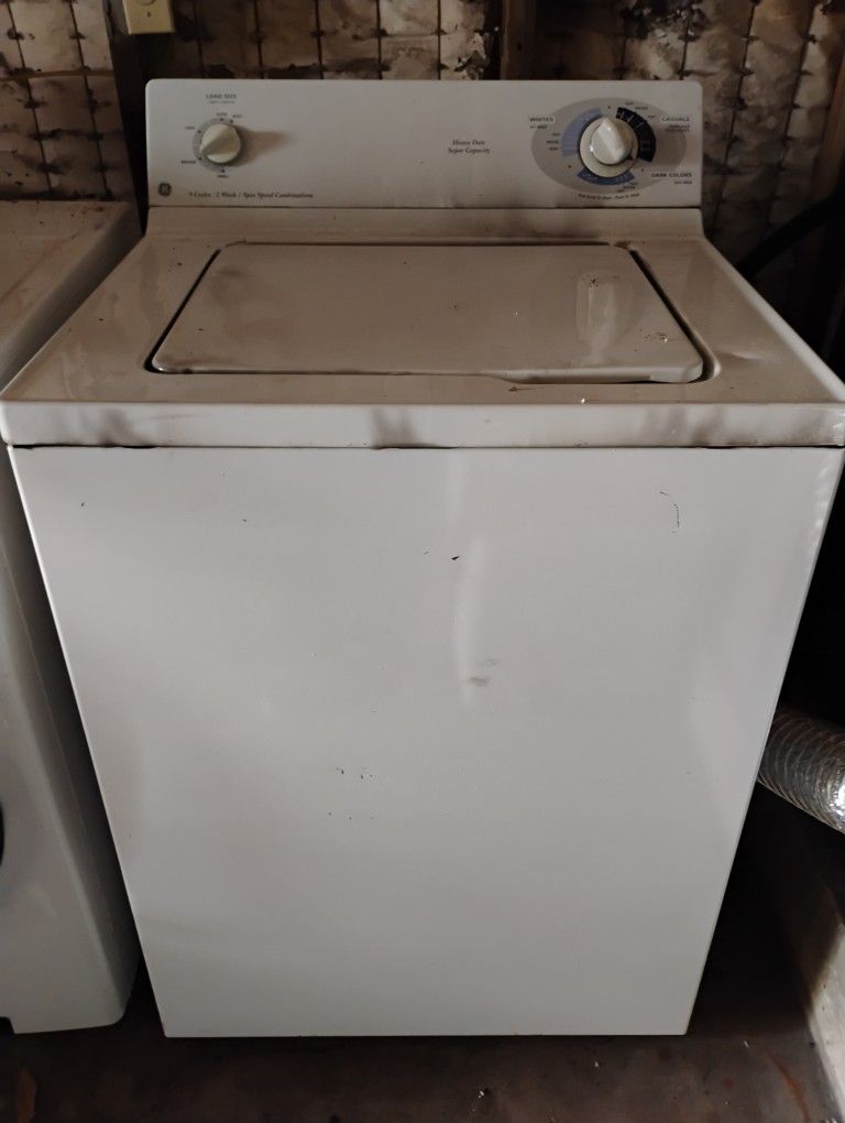 3 Washers 1 Dryer , Sold Individual For Parts/Scrap