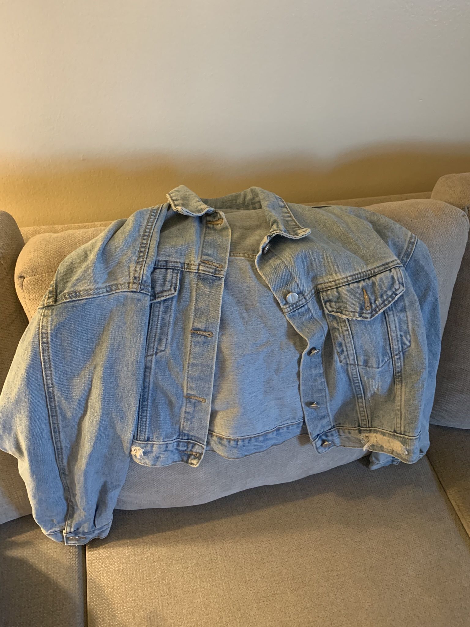 2 Small jean jacket women Make A Offer 