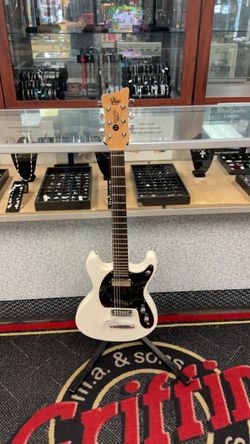Mosrite The Ventures Mark II White Electric Guitar ( Replica )