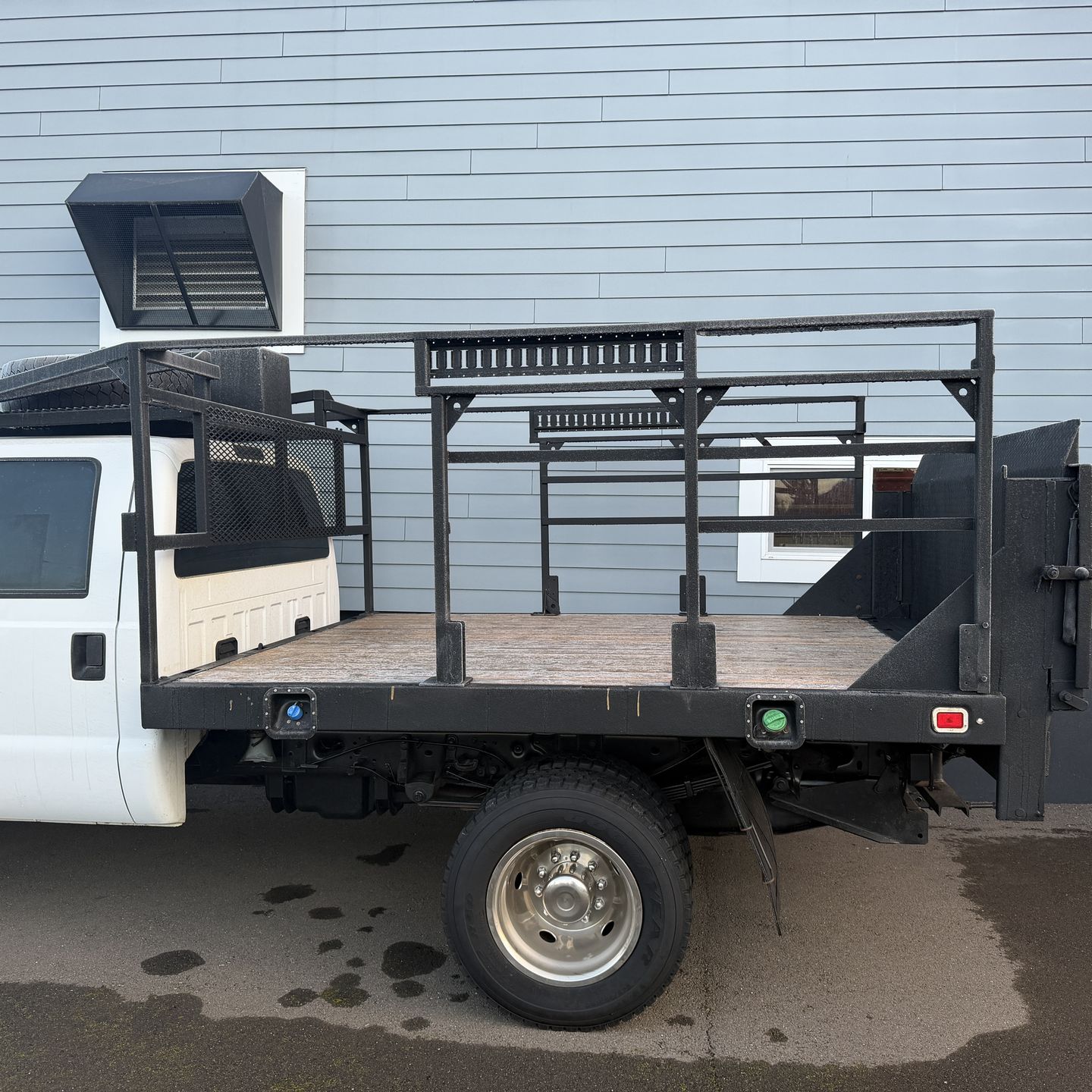 Knapheide Flatbed with Tommy Gate Liftgate