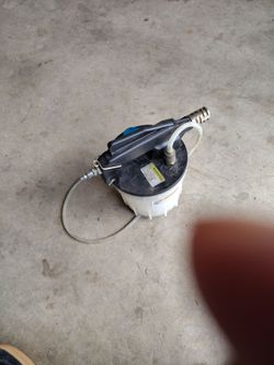Compressed air brake bleeder