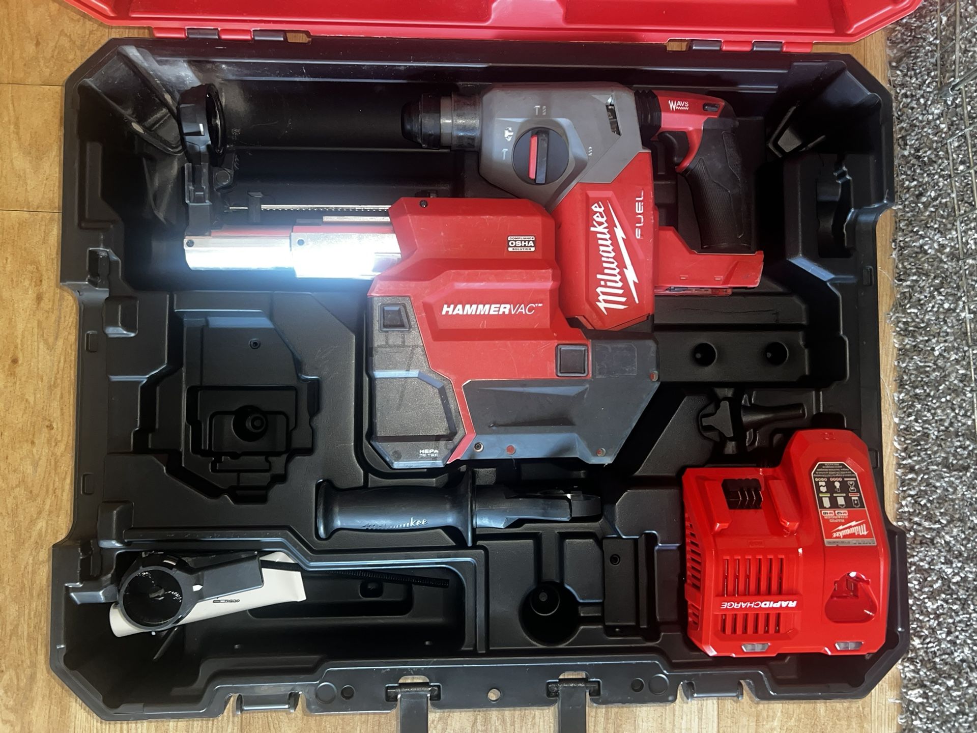 Milwaukee SDS Rotohammer With vacuum 