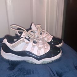 Low Jordan Concord 11s