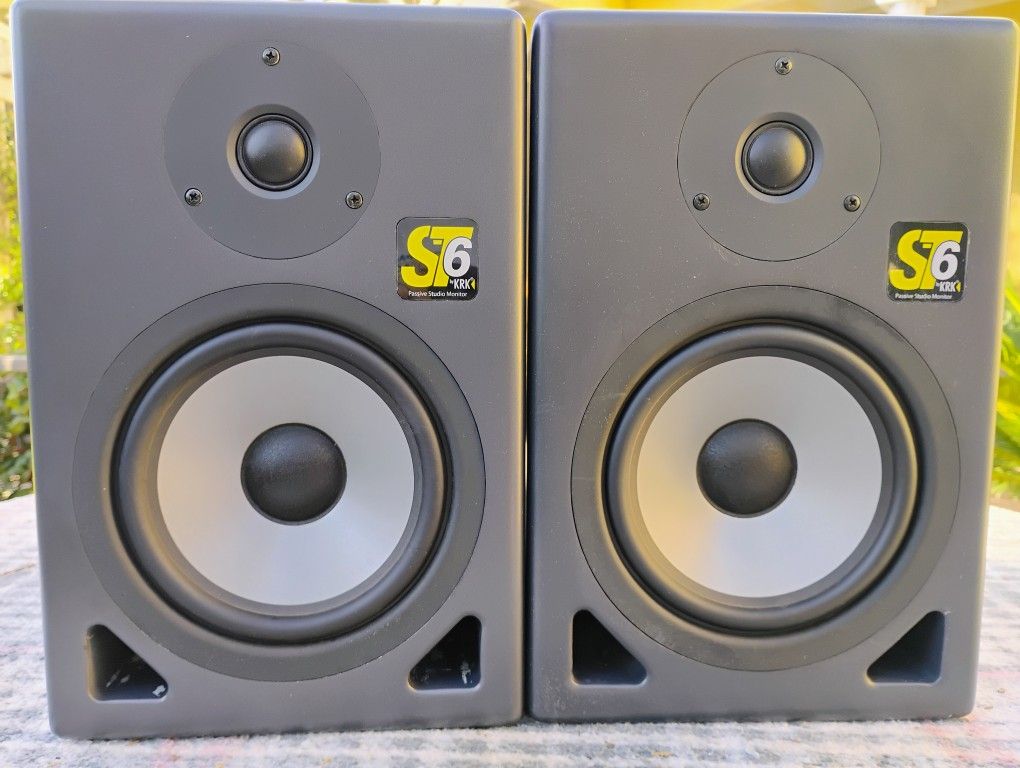 2 KRK ST6 Passive Studio Monitor