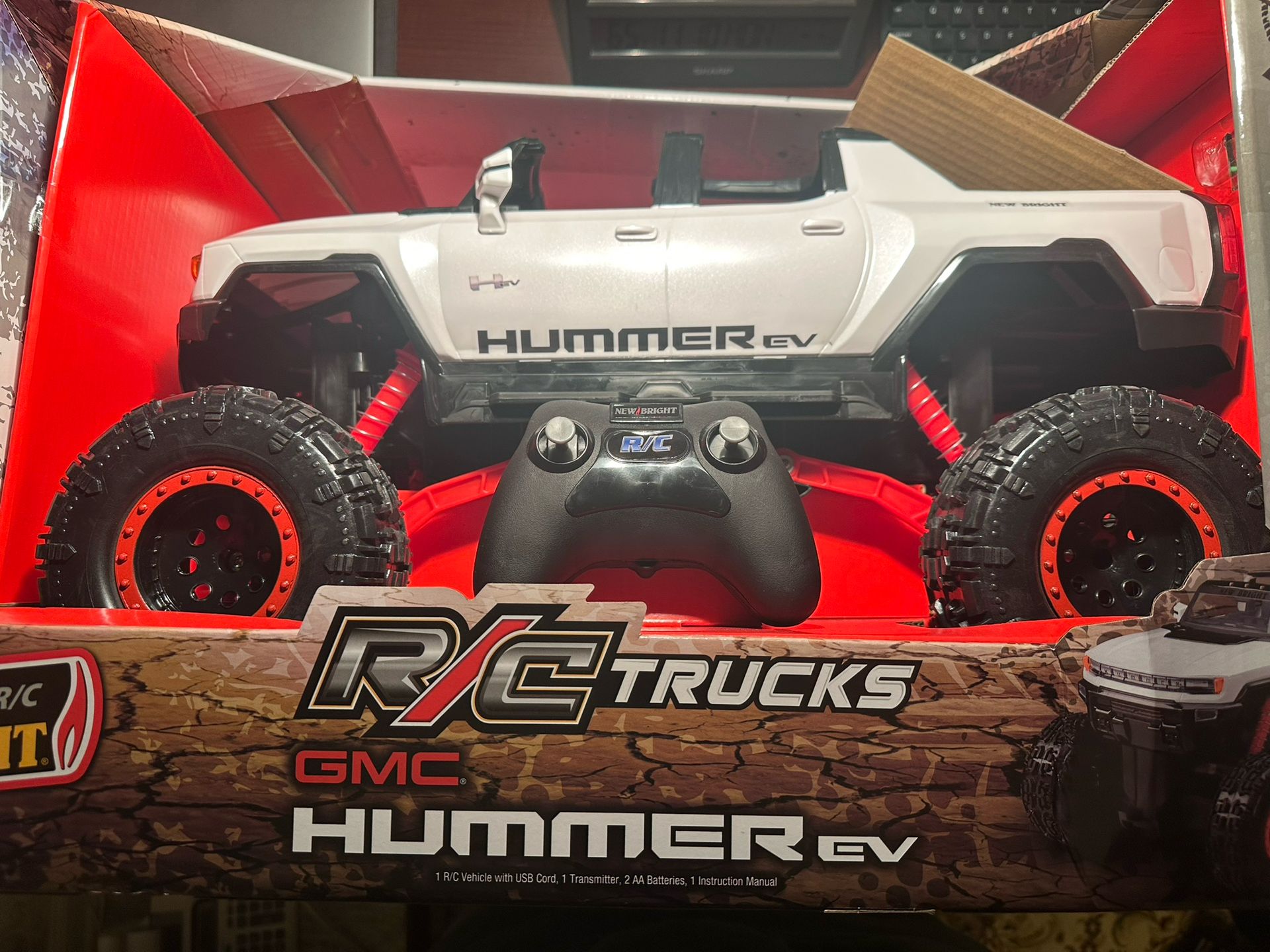 New Bright 1:14 GMC Hummer EV Battery Remote Control White Truck 61474U-7H - NEW