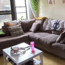 Large sectional couch, very comfortable, good conditions