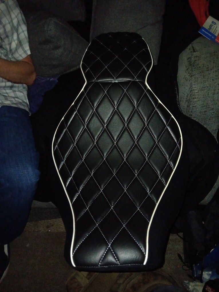 Harley Davidson 2 Person Seat Diamond Stitch Style