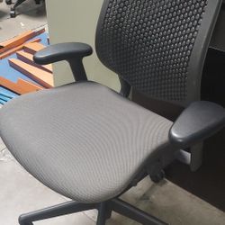 Office Furniture Now 