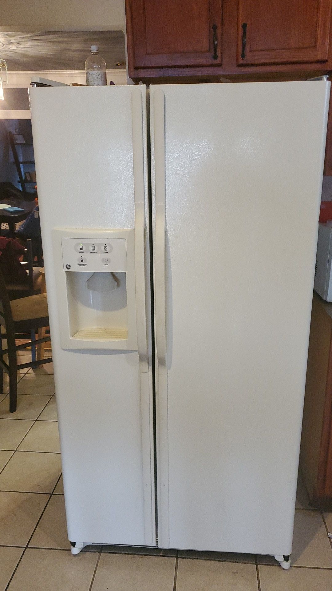 GE refrigerator. Works fine for a used model.