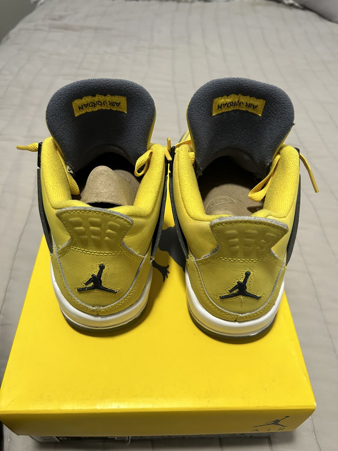 Air Jordans 4 Retro Lightning  Shoes