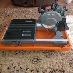 Ridgid 8" Wet Tile Saw With Stand