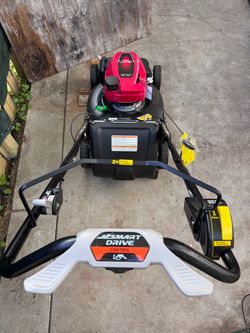 BRAND NEW LAWNMOWER HONDA HRN-216 WITH BLADE CONTROL SYSTEM- YOU CAN STOP OR ENGAGE BLADE WHEN YOU NEED IT . IT IS ALSO GREAT SAFETY FEATURE. THE LAWN