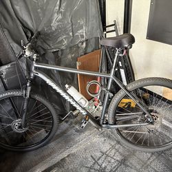 Specialized Rockhopper Mountain bike