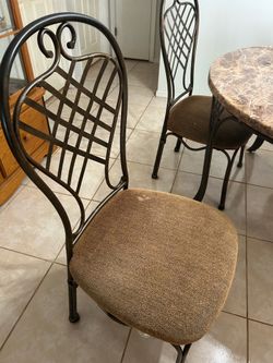 Dining room table
