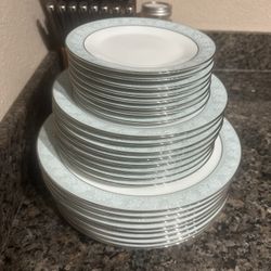 Noritake Lamita (pattern 6881) Plate Sets