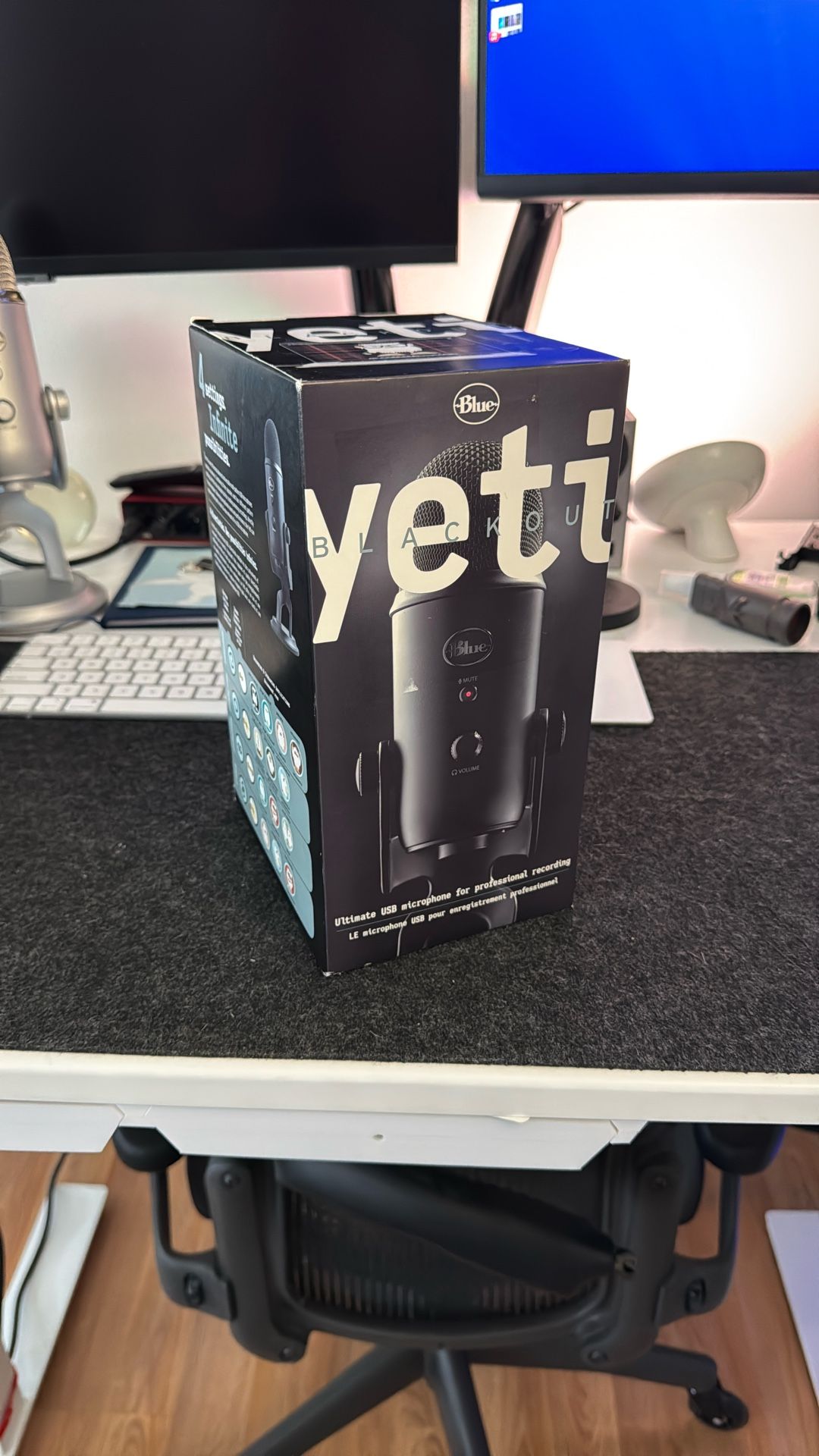 Blue Yeti Blackout - In Box