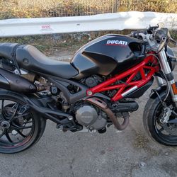 2011 Ducati Monster 796