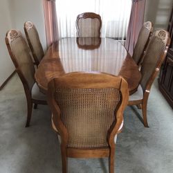 Dining Table in Mira Mesa