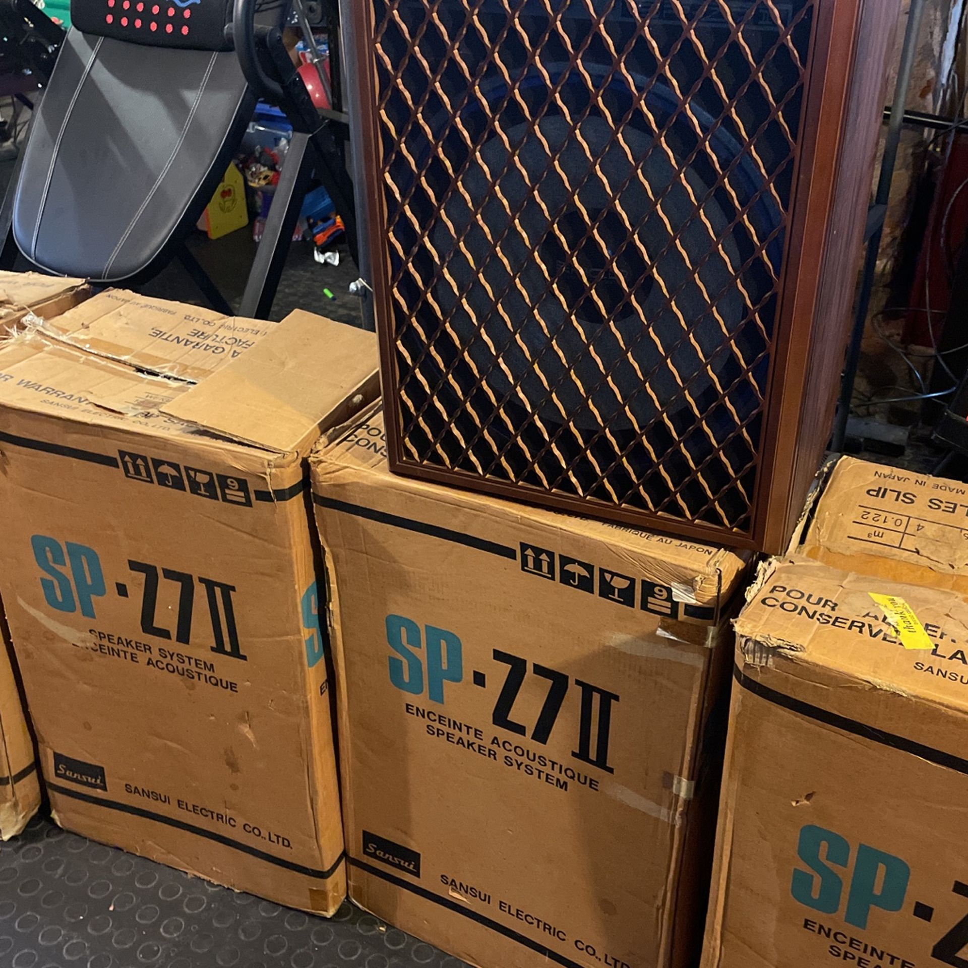Sansui speakers made in 🇯🇵 Two Left