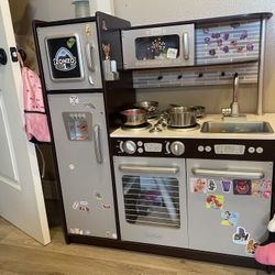 Kids Play Kitchen