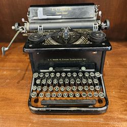 LC Smith-Corona Super Speed 11 Vintage Manual Standard Typewriter