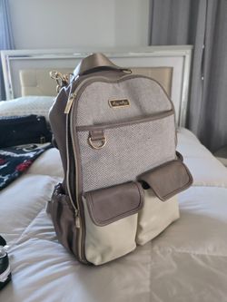 Itzy Ritzy Boss Plus diaper bag