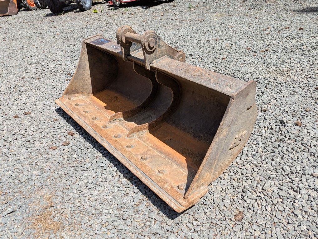 60" Yanmar SV100 Excavator Clean Out Bucket