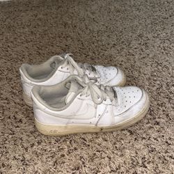 White Nike Air Forces W7