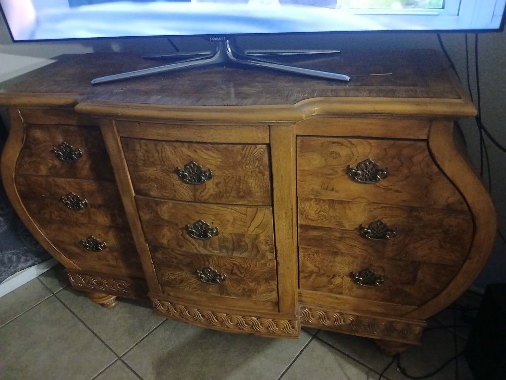 Dresser For Sale "Beautiful" Antique.