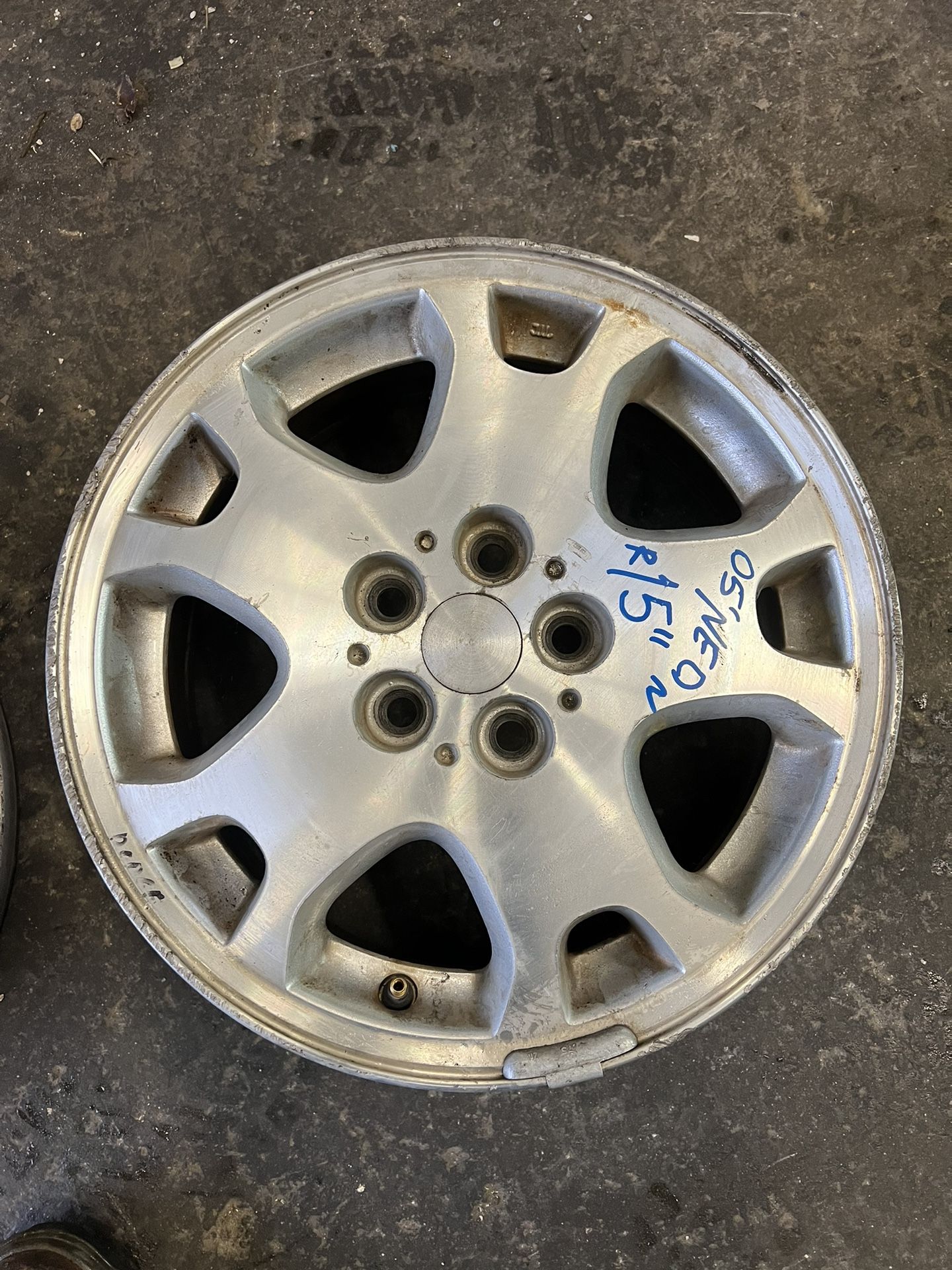 2005 Dodge Neon Rim Wheel (one) 15”