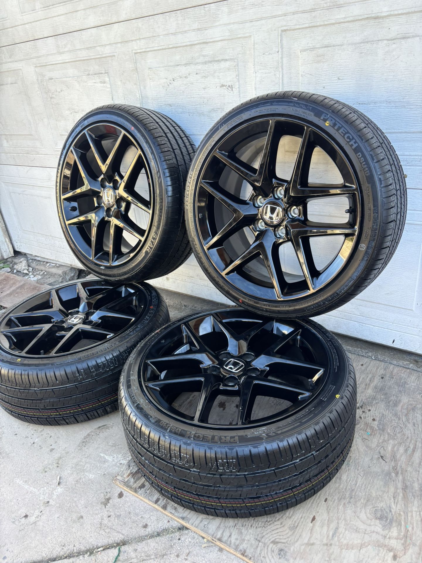 18” 2025 OEM Honda Civic Sport Wheels with NEW TIRES!!!!