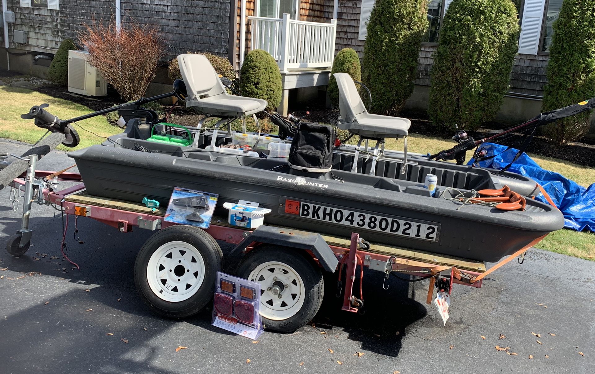 Bass Hunter 10ft fresh water fishing boat for Sale in Danvers, MA